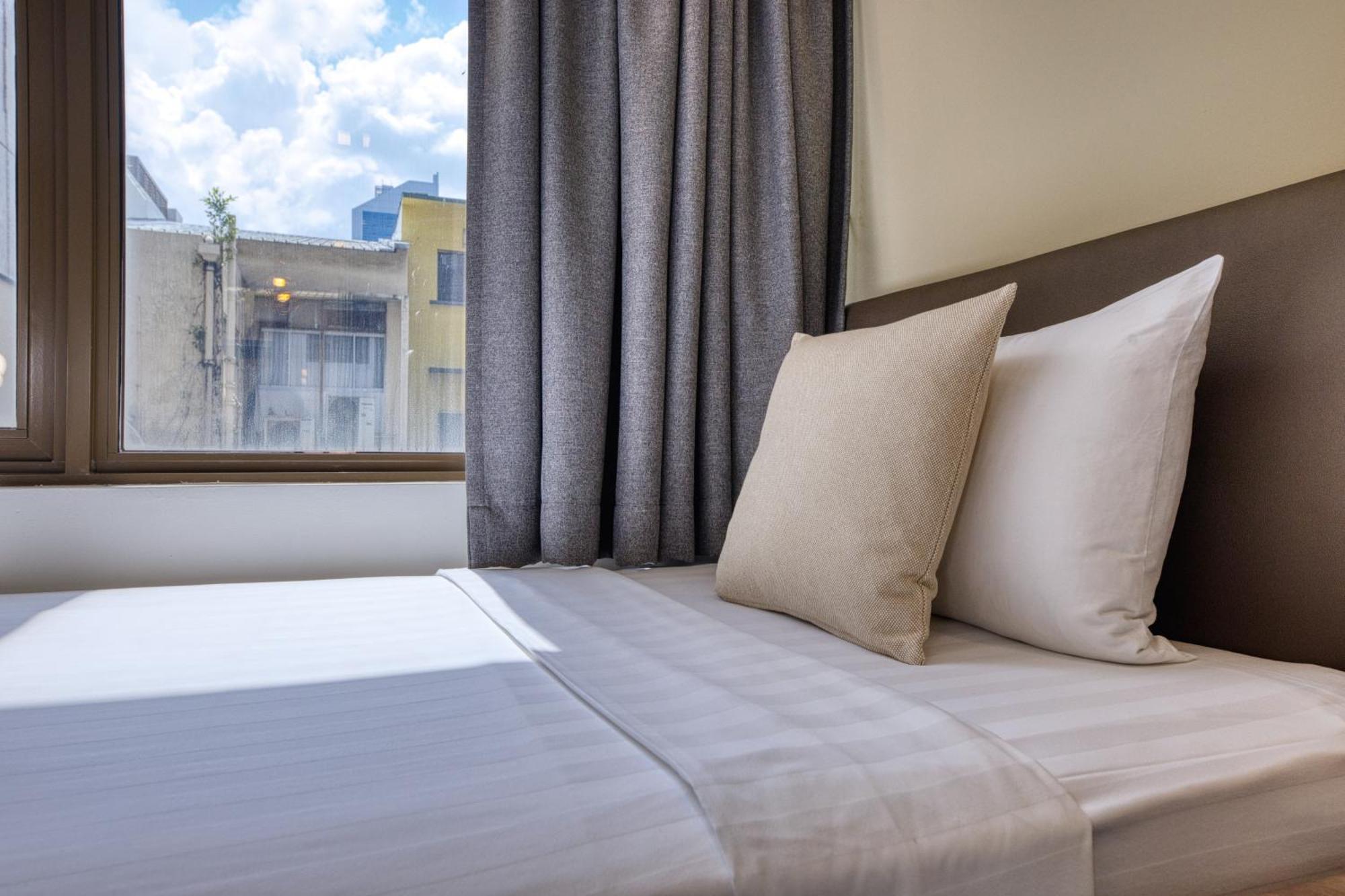 Premium Single Room